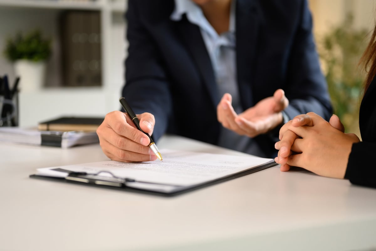 Senior advisor in a confidential channel partnership discussion with an executive